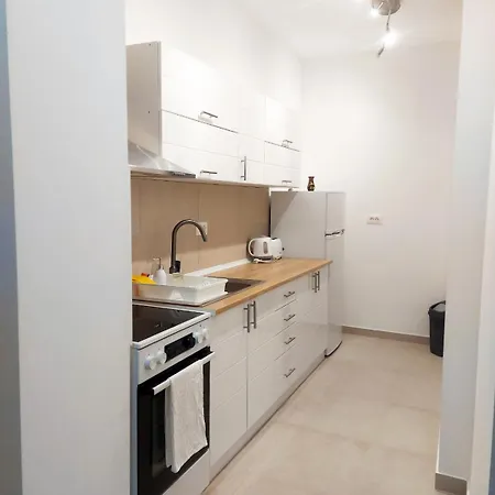 Danube Riverfront 8 *