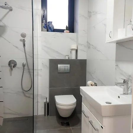 Danube Riverfront 8 * ベオグラード