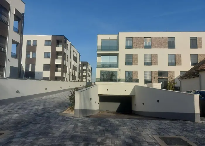 Danube Riverfront 8 アパート