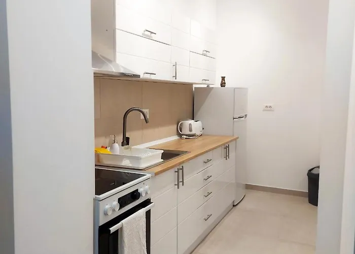 Danube Riverfront 8 *