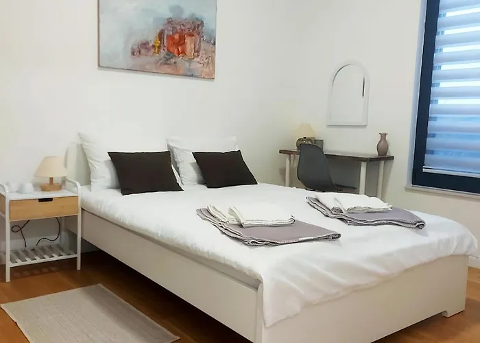 Danube Riverfront 8 アパート